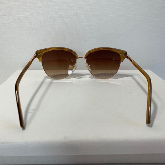NWOT gold and tortoise sunglasses club master - Picture 3 of 3